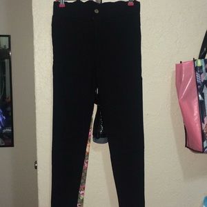 New Women’s Scalloped design black skinny pants